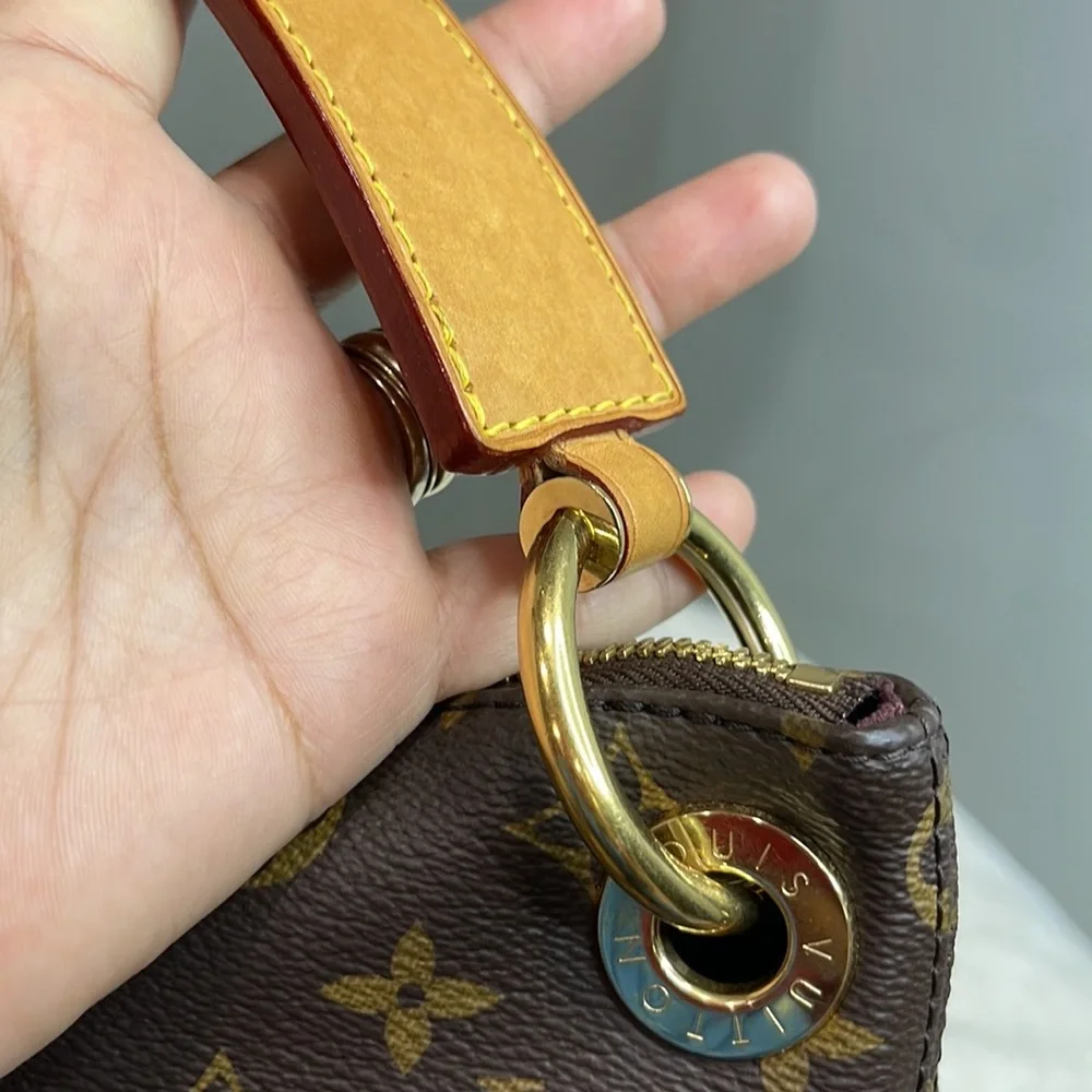 ❌SOLD❌Louis Vuitton Berri MM Bag - Picture 12 of 17